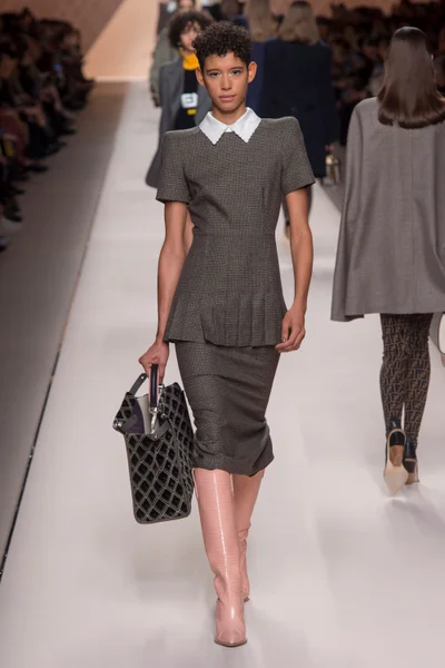 Look 24